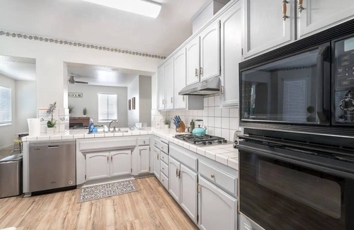 Southwestern Sacramento House | Spacious and cozy home near Downtown