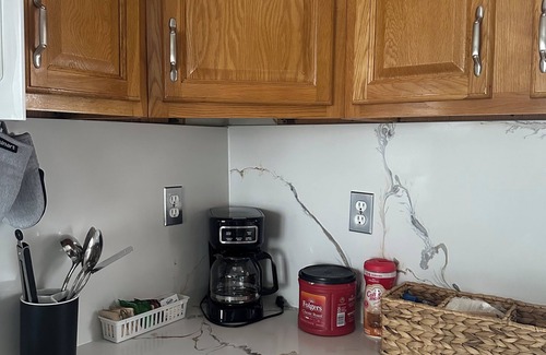 West Orange Apartment | Spacious and Family-Friendly 3-bedroom Pad Near Airport! Parking on site!