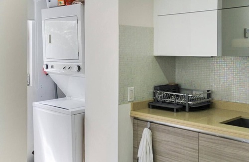Boegoeroei Apartment | Spacious and modern 4-bedroom condo ground level