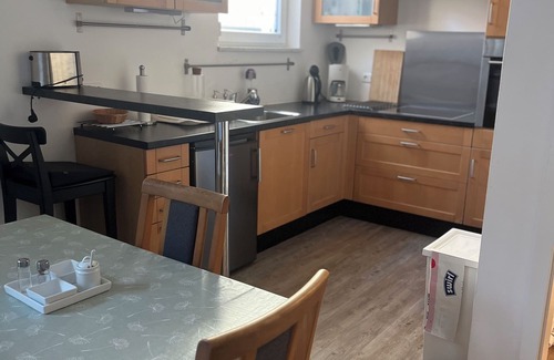 Ramersdorf House | Spacious and quiet 1-bedroom place in Munich. Fully equipped sleeps 7 guests!