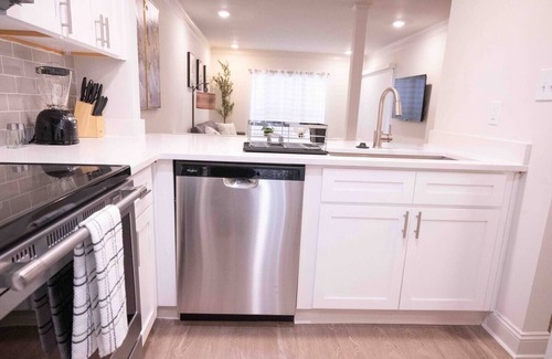 Charlotte Apartment | Spacious and Serene 1bedroom Aptnn