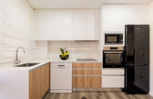 Ermesinde Apartment | Spacious and Stylish Flat with Garage by HostWise