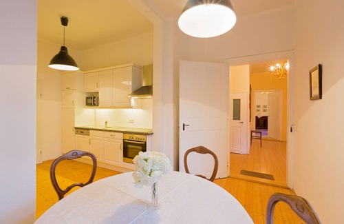 Steinakirchen am Forst Apartment | Spacious apartment consisting of 2 bedrooms with private bathrooms.
