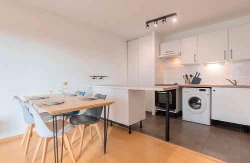 Saint-Maurice Pellevoisin Apartment | Spacious apartment with parking and balcony!