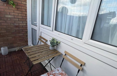 Loxford House | Spacious Apartment in London with Great Transport Links