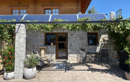 Predjama Apartment | Spacious apartment in nature with sauna!