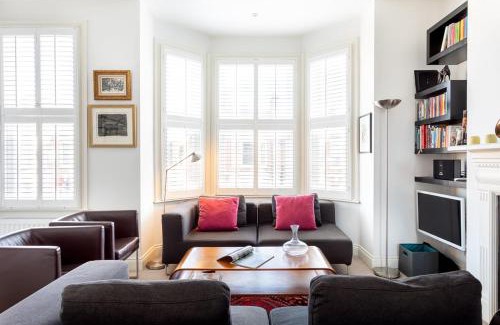 St. Helen's Apartment | Spacious Apartment near Portobello Road
