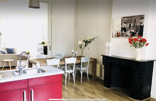 Zaltbommel Apartment | Spacious apartment in monumental building center Zaltbommel.