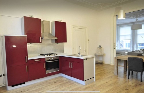 Zaltbommel Apartment | Spacious apartment in monumental building center Zaltbommel.