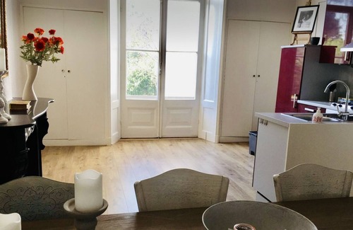 Zaltbommel Apartment | Spacious apartment in monumental building center Zaltbommel.
