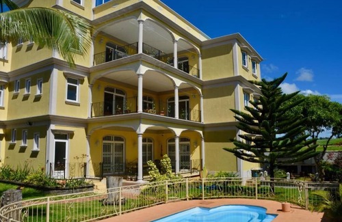 Mahebourg Villa | Spacious apartment, Swimming pool, APT 2