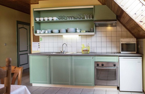 Loenhout Apartment | Spacious, atmospheric upper floor of a farmhouse with garden