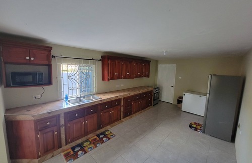 Albion House | Spacious building in delightful Montego Bay with AC, WiFi