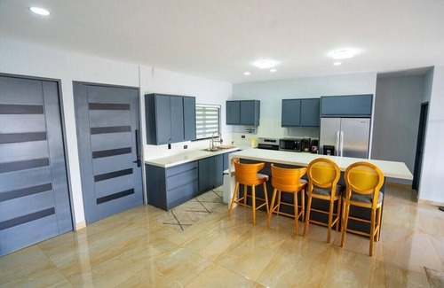 Concepcion House | Spacious building in wonderful Heredia with fitness room. Jacuzzi pool tennis c