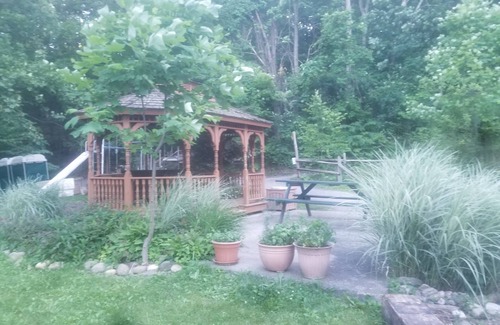 Trumansburg Cabin | Spacious cabin perfect for romantic escapes and family vacations!