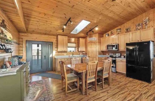 Yellowstone County Cabin | Spacious cabin with incredible views, hot tub, wood fireplace, and Wi-Fi