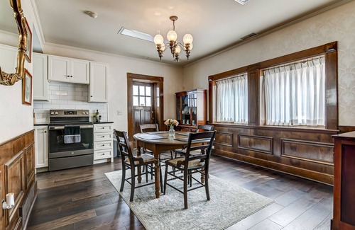 Springfield House | Spacious Carriage House | Private Entrance | Historic & Stylish
