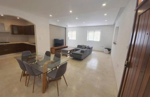 St. Andrew's Apartment | Spacious, Central & New 3-BR apartment. Wifi & AC