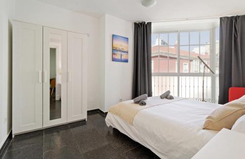 Perchel Sur Apartment | Spacious centre apartment in Málaga