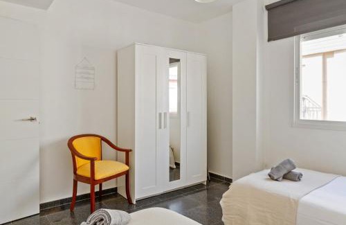 Perchel Sur Apartment | Spacious centre apartment in Málaga