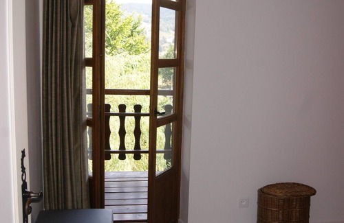 Ramonchamp House | Spacious, chalet-style home, full comfort, WIFI, BBQ, large garden, up to 11 prs