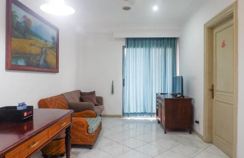 Suko Manunggal Apartment | Spacious Classic 1BR Apartment at Taman Beverly By Travelio