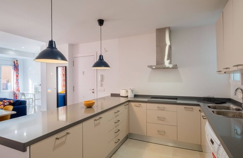 Jesus Apartment | Spacious Clean & Colourful Apt Quiet Zone
