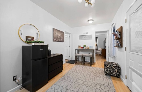 Sunnyside House | Spacious & Clean 2 Master Bedrooms+ 2 Bathrooms in San Francisco. Free Parking