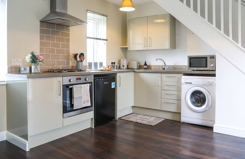 Wheatley House | Spacious & Clean House, sleeps 3 parking 2cars, Headington, Oxford, near A40&M40