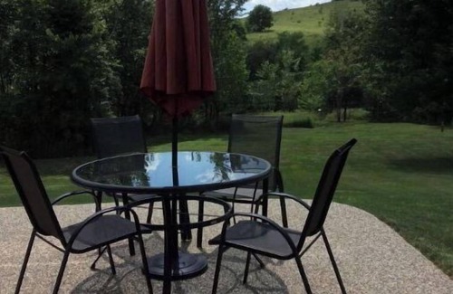 Delmont House | Spacious Comfortable Home to Work, Play or Relax