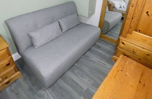 Loxford Apartment | Spacious, Comfortable Studio