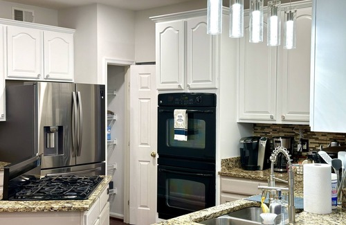 Bennsville House | Spacious comfy Home in White Plains/Waldorf close to DC and National harbor