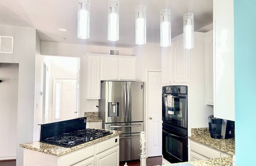 Bennsville House | Spacious comfy Home in White Plains/Waldorf close to DC and National harbor