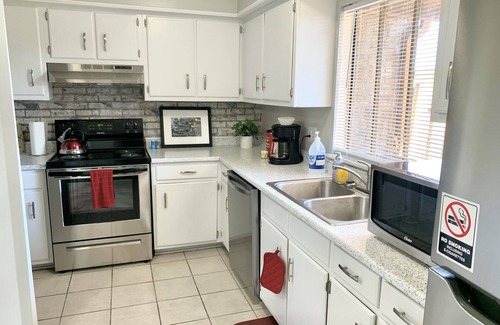 Tougaloo Condo | Spacious Condo w/Patio! Near Mall & Reservoir w/Garage & Outdoor Games