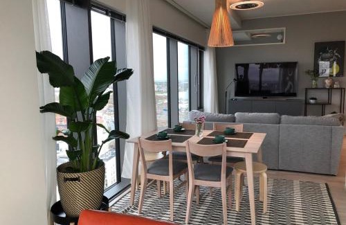 Kallio Apartment | Spacious corner apartment with sea view