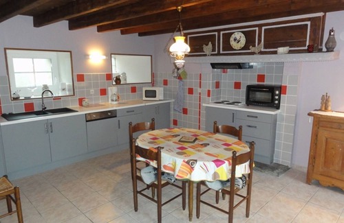 Le Valdecie Cottage | Spacious Cottage in Bricquebec-en-Cotentin: BBQ, Garden, WiFi, Fireplace, Pets OK