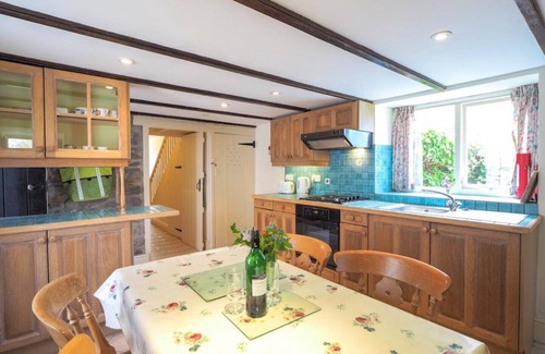 St Davids Cottage | Spacious cottage in the heart of St Davids overlooking cathedral with parking .
