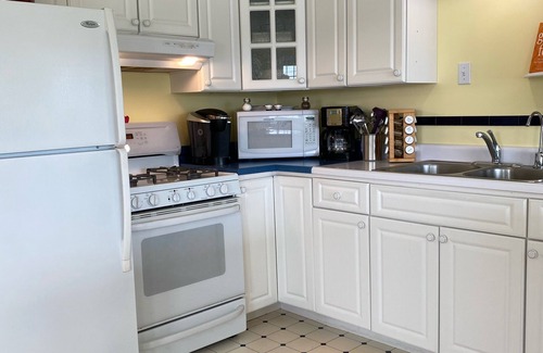 Port Clyde House | Spacious cottage in Port Clyde village with harbor views.