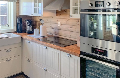 B House | Spacious cottage with panoramic view and sauna.