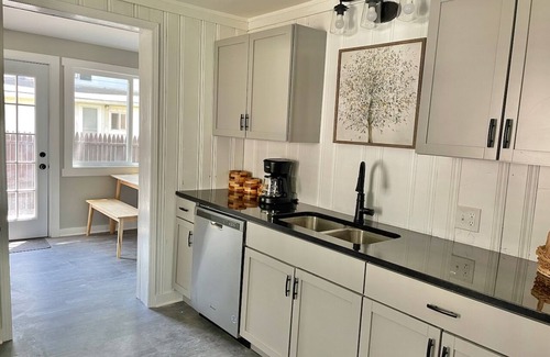 Chippewa Lake House | Spacious Cottage #7 @ Chippewa Lake