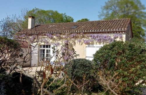 Serignac Cottage | Spacious cottage with comfort and 2 terraces on quiet estate