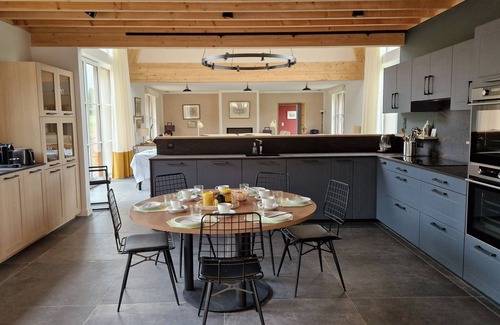 Tramecourt House | Spacious country house, private pool, 2 charging stations, 15 p.