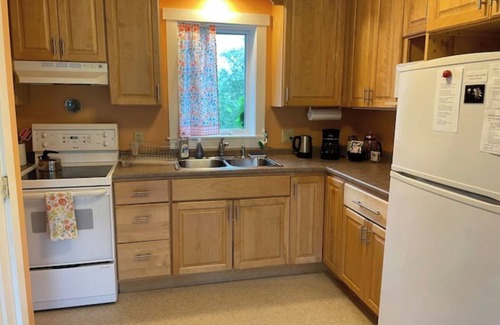 Montpelier Apartment | Spacious country retreat, close to Montpelier, close to nature. Smoke/pet free