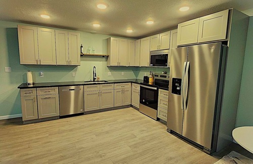 Scottsbluff Apartment | Spacious & Cozy 2-bedroom Apartment, Hot Tub, Ac, and free Wi-fi