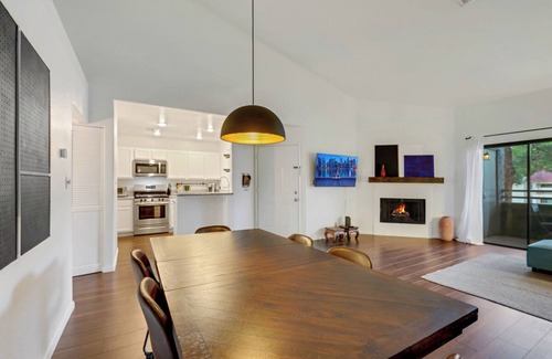 Spring Valley Condo | Spacious Cozy 2BD Private Condo 4mil. to Allegiant Stadium,10 mins to Strip!