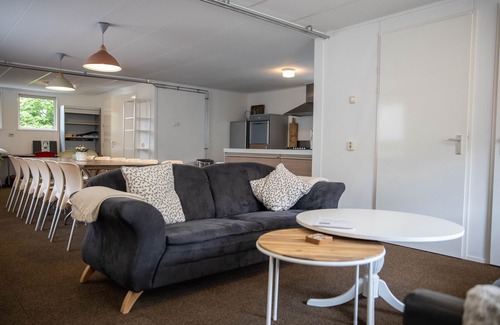 Linde House | Spacious & cozy holiday bungalow "Frank" in wooded area (12 people)