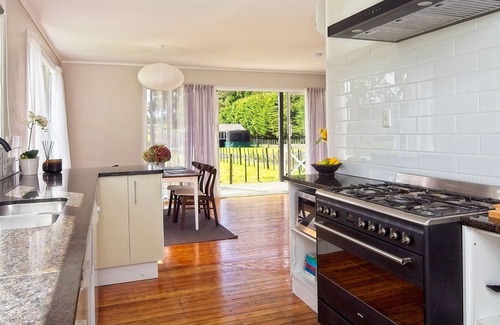 Kumeu Cottage | Spacious - Delightful - Private - Totara Cottage.