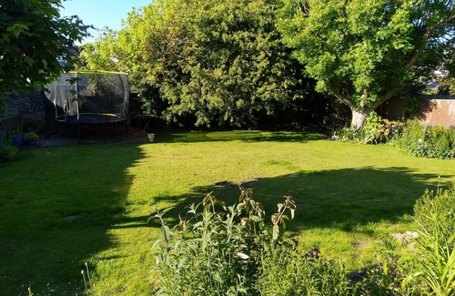 Bude House | Spacious detached house, good size garden, private drive situated in Bude.