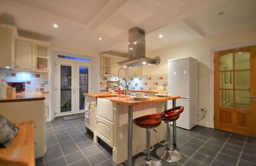 Grange-over-Sands Cottage | Spacious, detached & private Lakeland hideaway near Cark/Cartmel