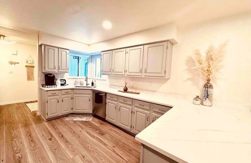 Castlewood House | Spacious DTC Getaway - Hot Tub, FirePit, GameRoom - Ideal for Families & Groups